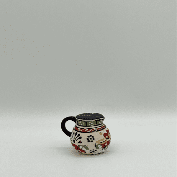 Jar Salt and pepper shakers