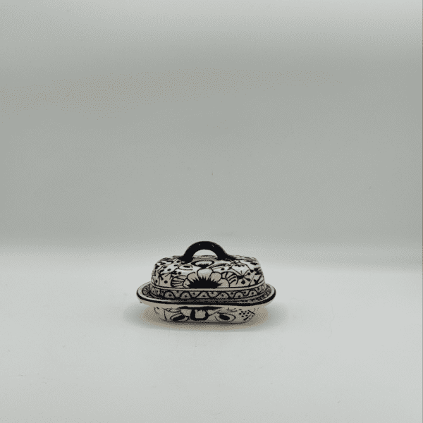 Butter dish